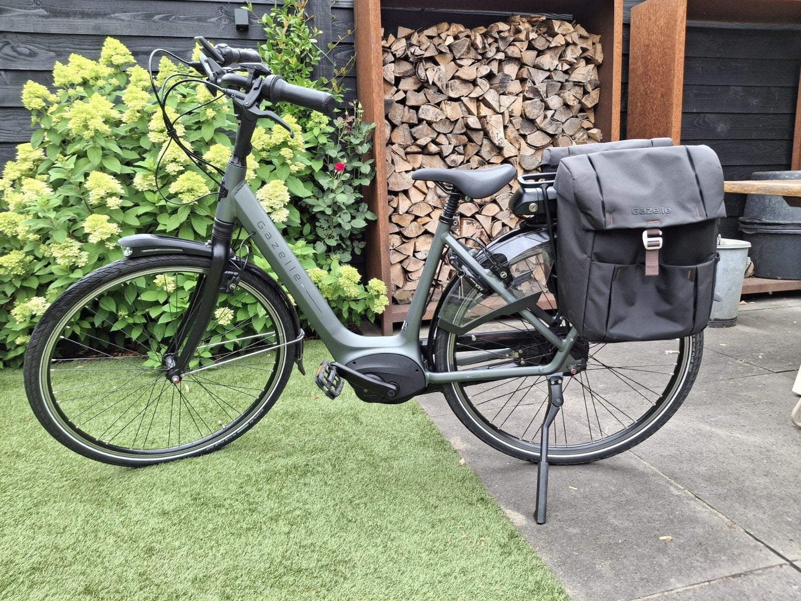 Gazelle Orange C8 HMB E-bike met Bosch Active Line Plus, Fietsen en Brommers, Ophalen, Zo goed als nieuw, 50 km per accu of meer