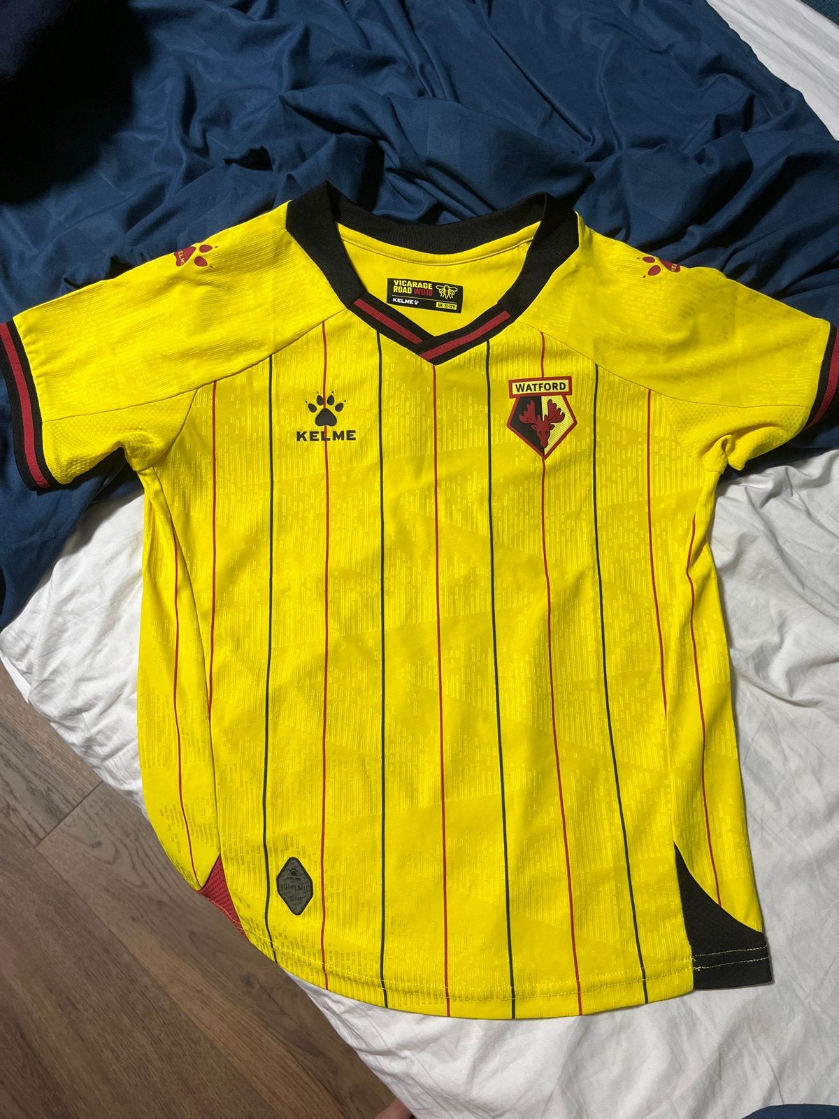 Watford FC Thuisshirt Geel - Maat UK 11-12 year, Maat S, Ophalen of Verzenden, Zo goed als nieuw, Shirt