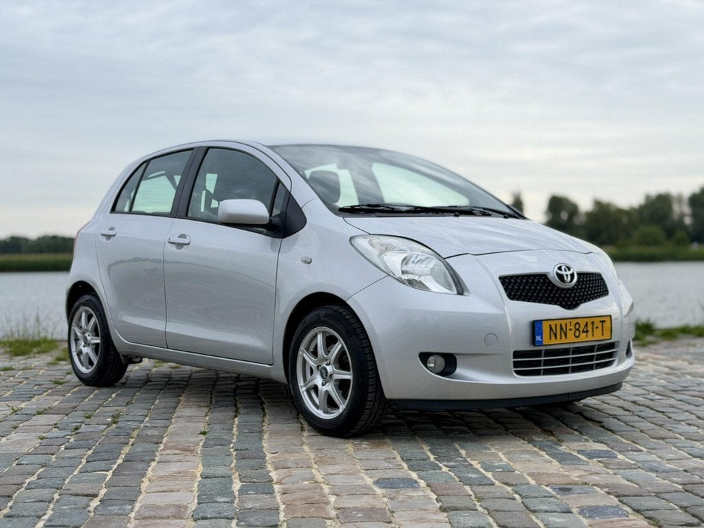 Toyota Yaris 1.3 VVTi Sol MMT|Automaat|Airco|LM velgen 15", Auto's, Toyota, Stof, 750 kg, 4 cilinders, Bedrijf