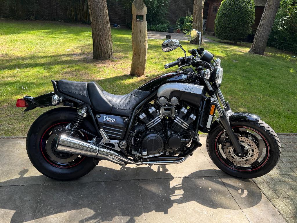 VMAX 1200 finale edition! 2006 Rode org. special paint dummy, Cardan-aandrijving, Occasion, 4 cilinders, Particulier