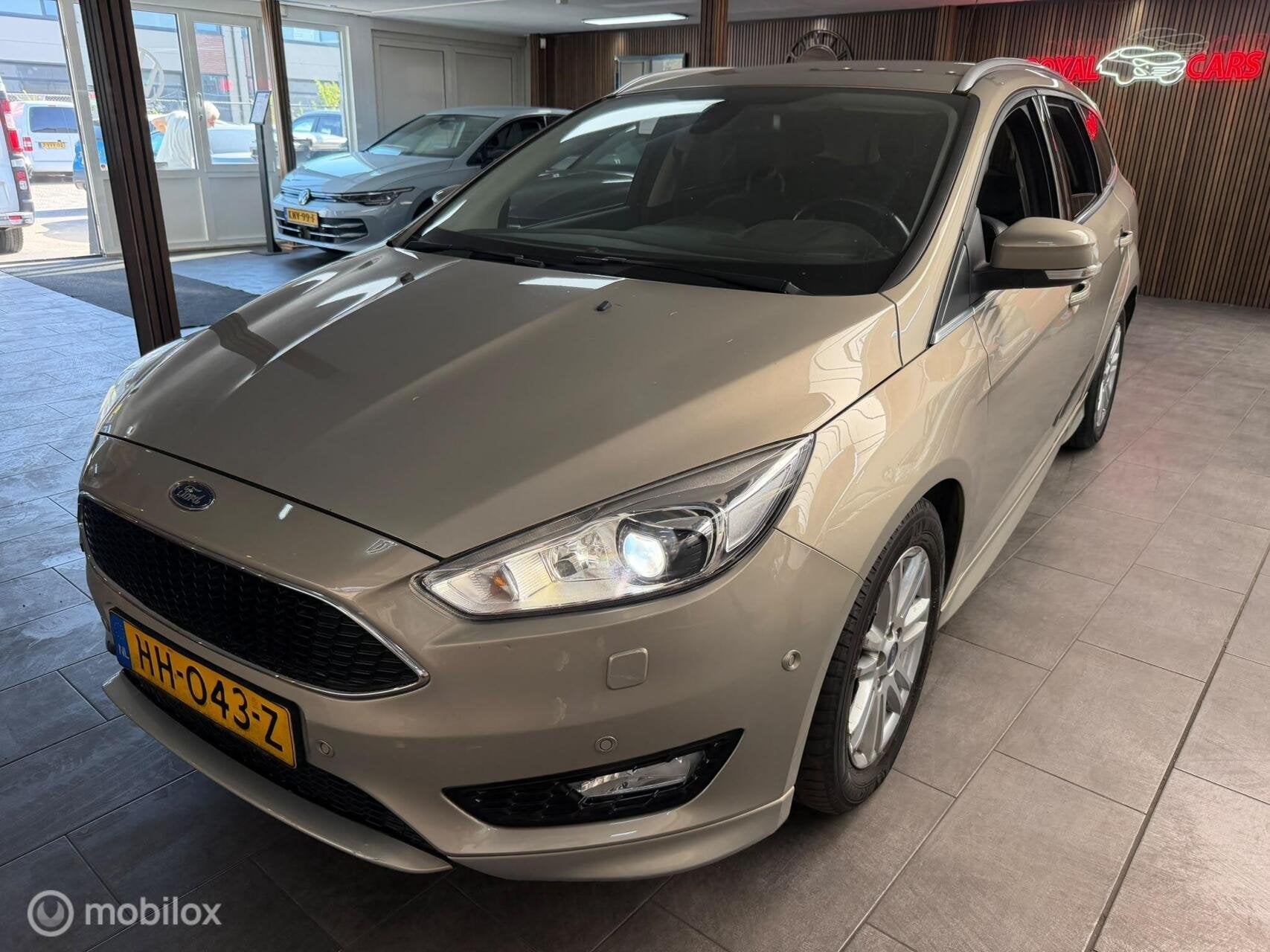 Ford Focus Wagon 1.5 Titanium Edition|Camera|NAVI|AUTOMAAT, 4 cilinders, 150 pk, 690 kg, Zilver of Grijs