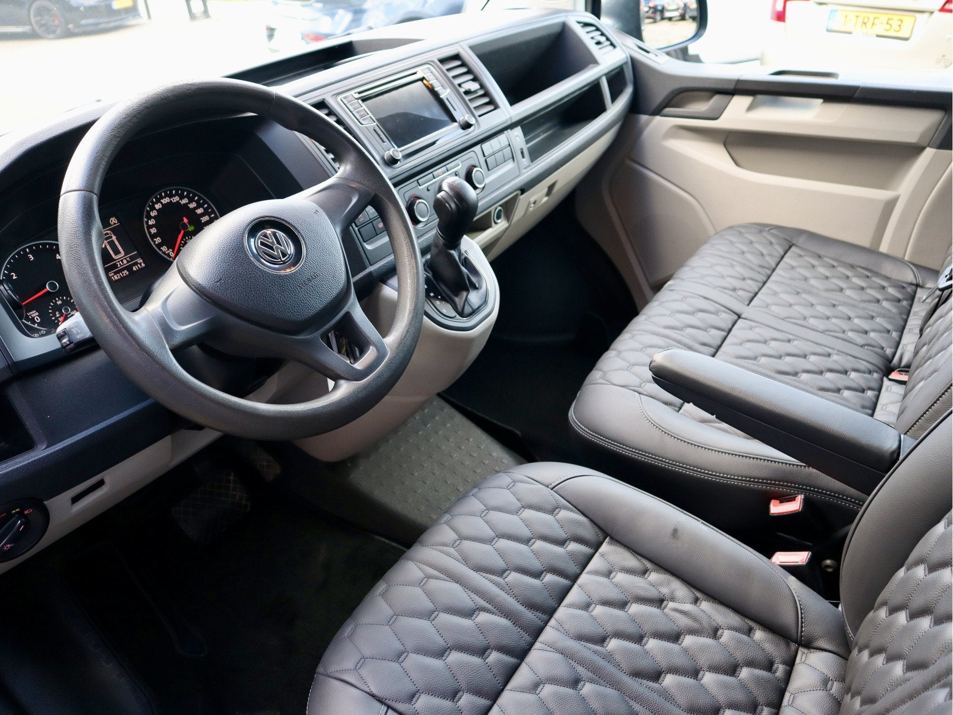 Volkswagen Transporter 2.0 TDI DSG LANG ENKELE CABINE, Euro 6, 4 cilinders, Volkswagen, Leder