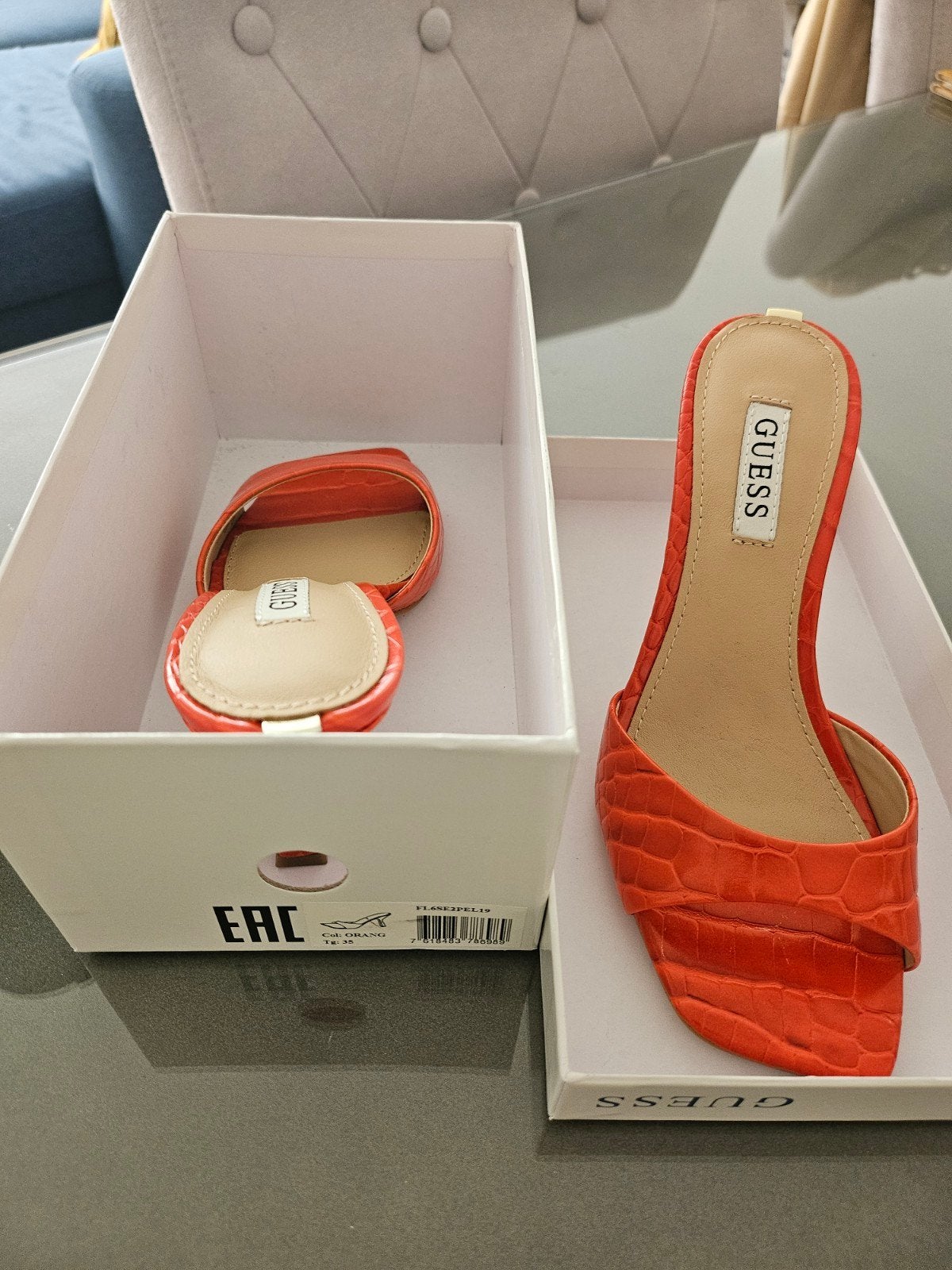 Guess muiltjes met hak - Maat 35 - Oranje, Kleding | Dames, Schoenen, Ophalen of Verzenden, Zo goed als nieuw