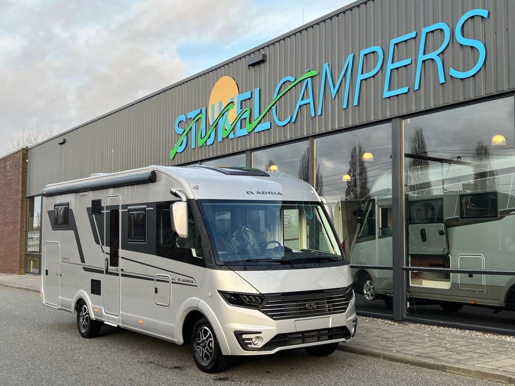 Adria Sonic Supreme 700 DL FACE TO FACE | ALDE, Fiat, 7 tot 8 meter, Bedrijf, Diesel