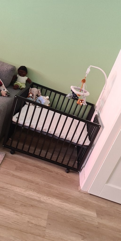 Zwarte baby box inclusief boxkleed & matras, Ophalen, Gebruikt, Vierkant, In hoogte verstelbaar
