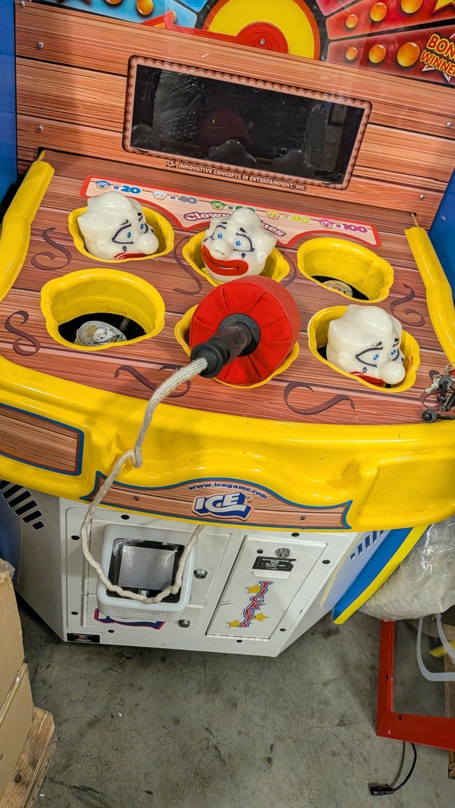 ​ICE "Don't Hit The Red Clowns!" Arcadekast – Whack-a-Mole –, Ophalen, A, A, A