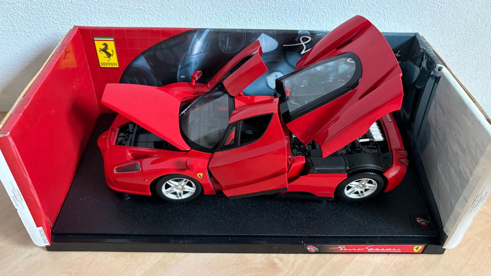 Hot Wheels Ferrari Enzo 1:18 schaalmodel, Hobby en Vrije tijd, Ophalen of Verzenden, Zo goed als nieuw, Auto, Hot Wheels