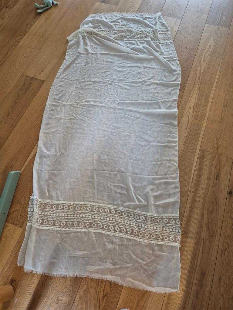 Dunne witte sjaal, Ophalen of Verzenden, Maat 46/48 (XL) of groter, Sjaal