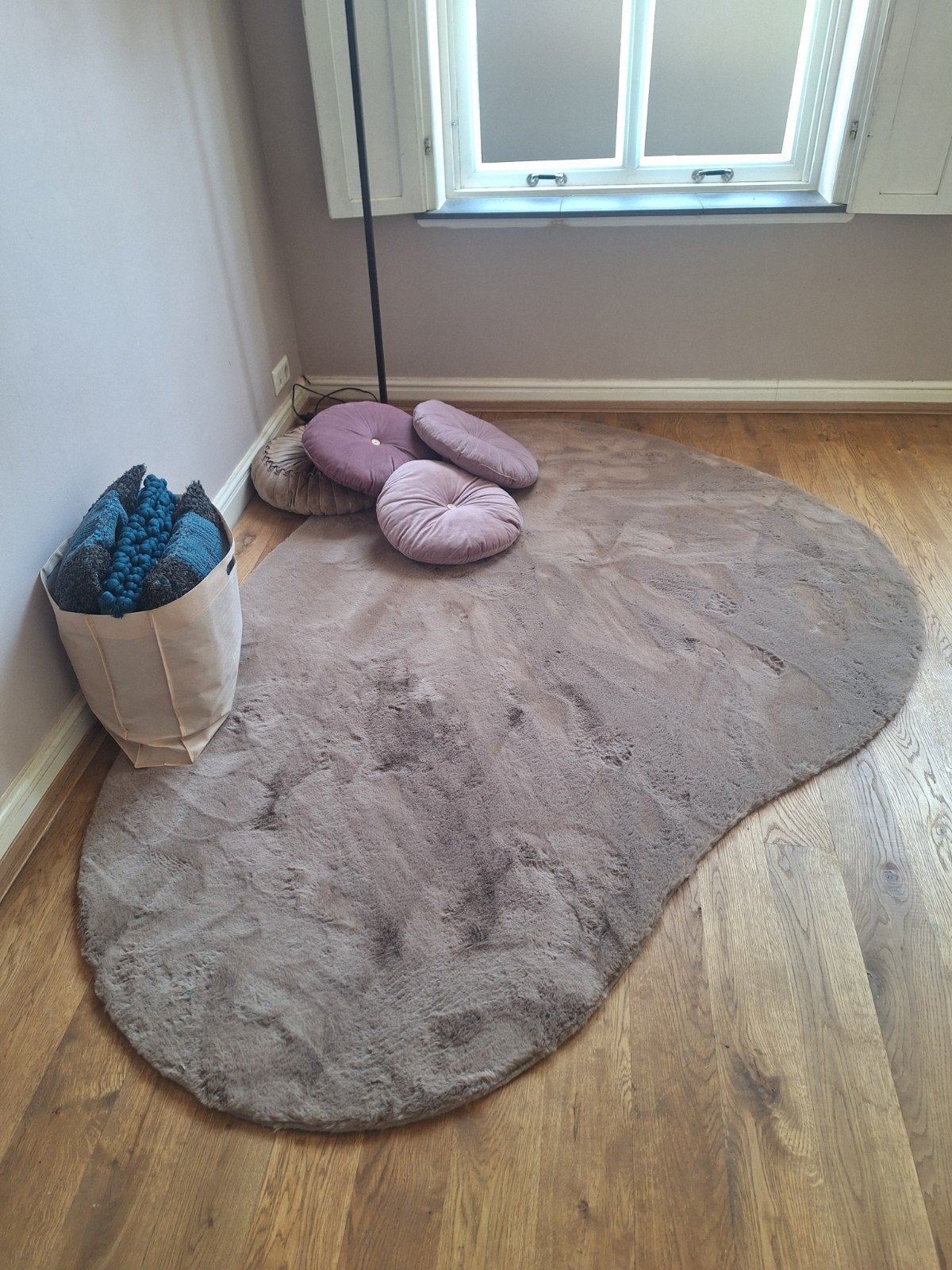 Vloerkleed  beige 2meter 20 inclusief  kussentjes, Huis en Inrichting, Stoffering | Tapijten en Kleden, Beige, 200 cm of meer
