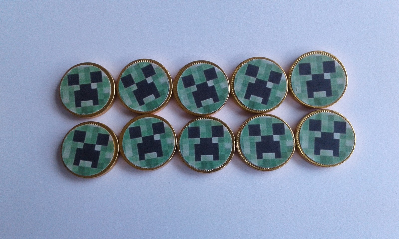 Set van 10 Minecraft traktatie chocolademunten, Ophalen of Verzenden, Nieuw, Versiering, Verjaardag