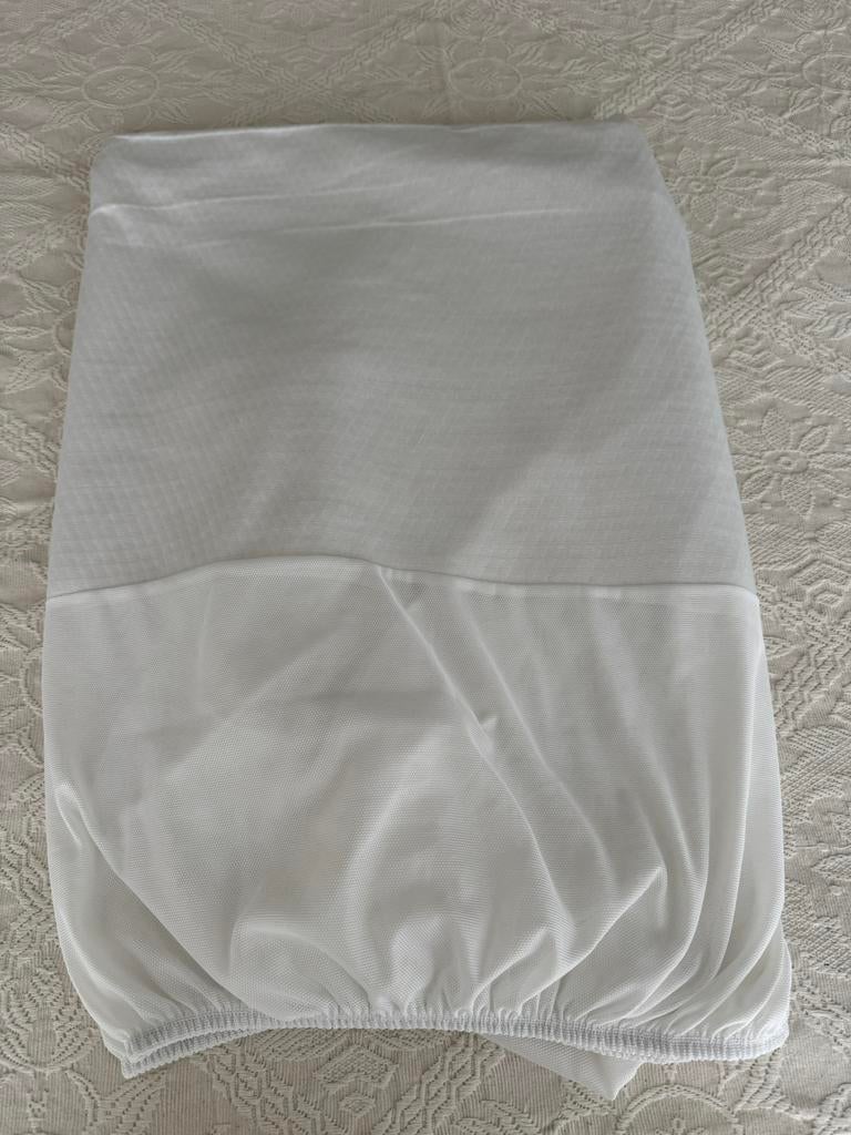 Waterdichte matras beschermer 90-100x200 cm., Ophalen of Verzenden, Zo goed als nieuw, Eenpersoons, Wit