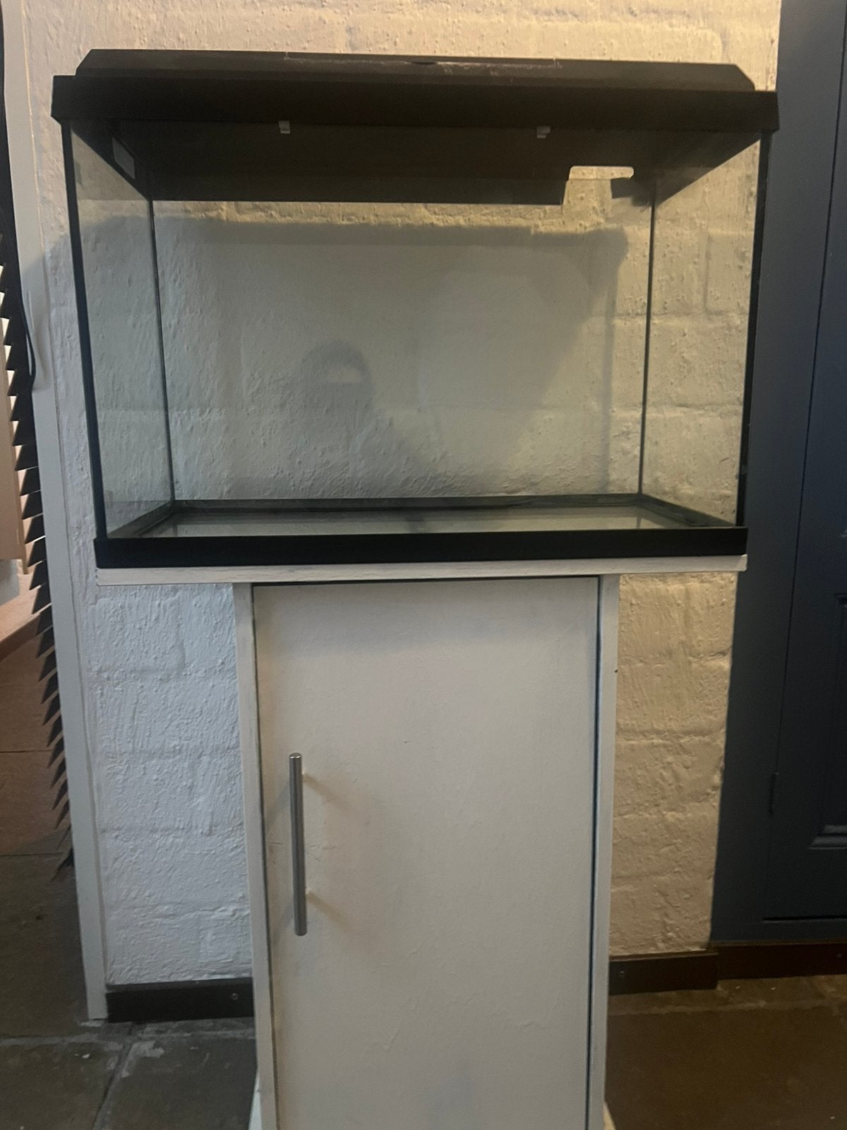 Aquarium met bijbehorend kastje, Ophalen, Zo goed als nieuw, Leeg aquarium, Juwel