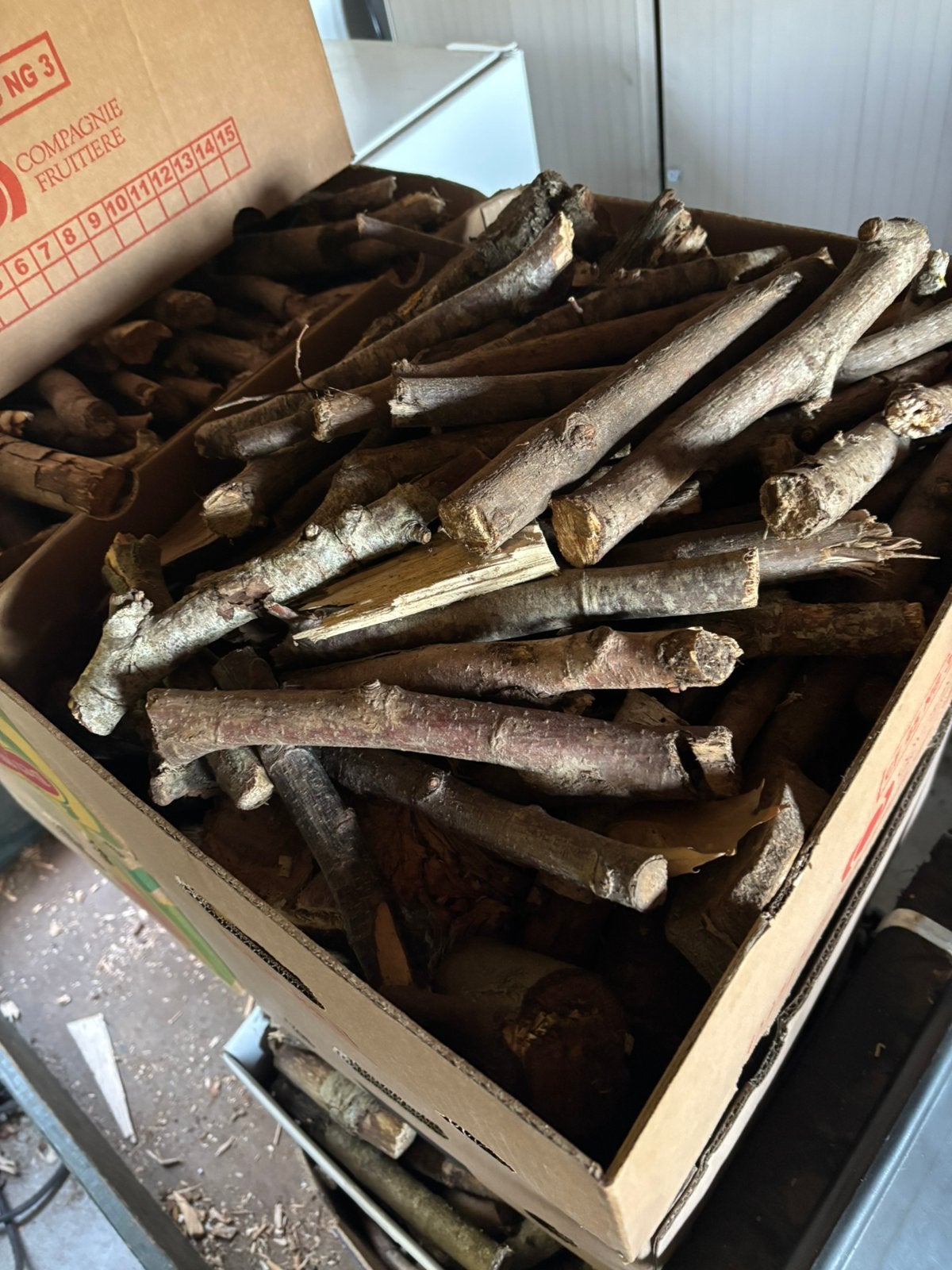 8 dozen haardhout aanmaakhout super droog 2,50 p/d, Minder dan 3 m³, Ophalen, Overige houtsoorten, Takken