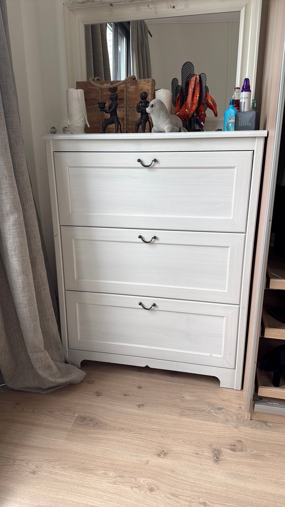 Gratis op te halen: Witte ladekast met 3 lades van ikea, Ophalen, Gebruikt, 100 tot 150 cm, 50 tot 100 cm