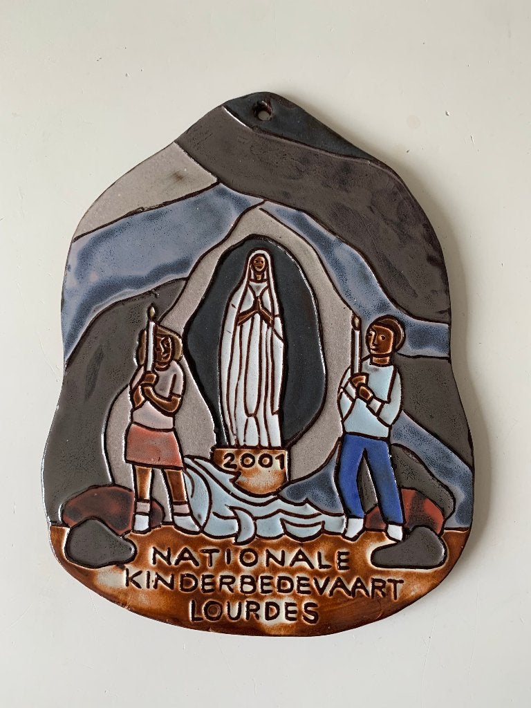 Keramiek tegel Henk Potters Pottenbakkerij bedevaart Lourdes, Ophalen of Verzenden