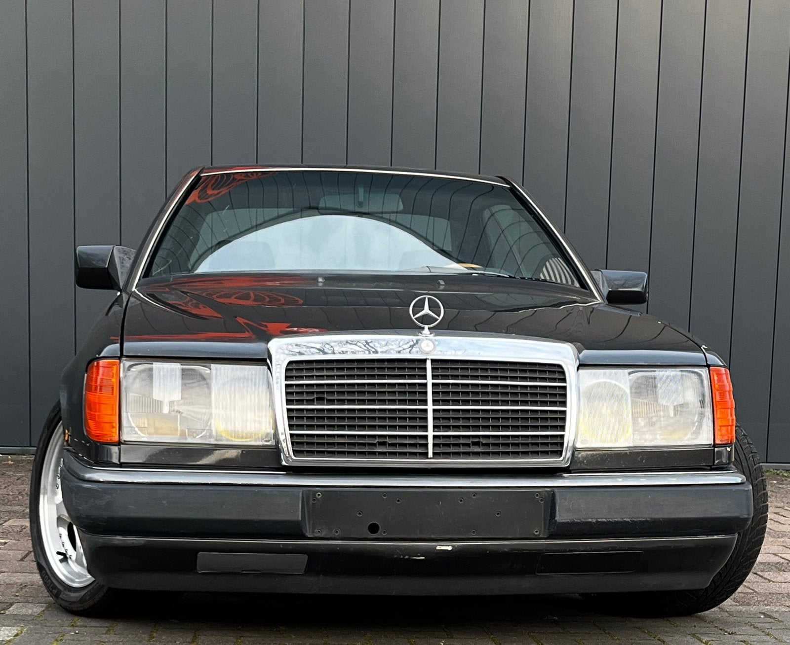 Mercedes 230CE 1990 w124, Auto's, Achterwielaandrijving, Zwart, 4 cilinders, Zwart