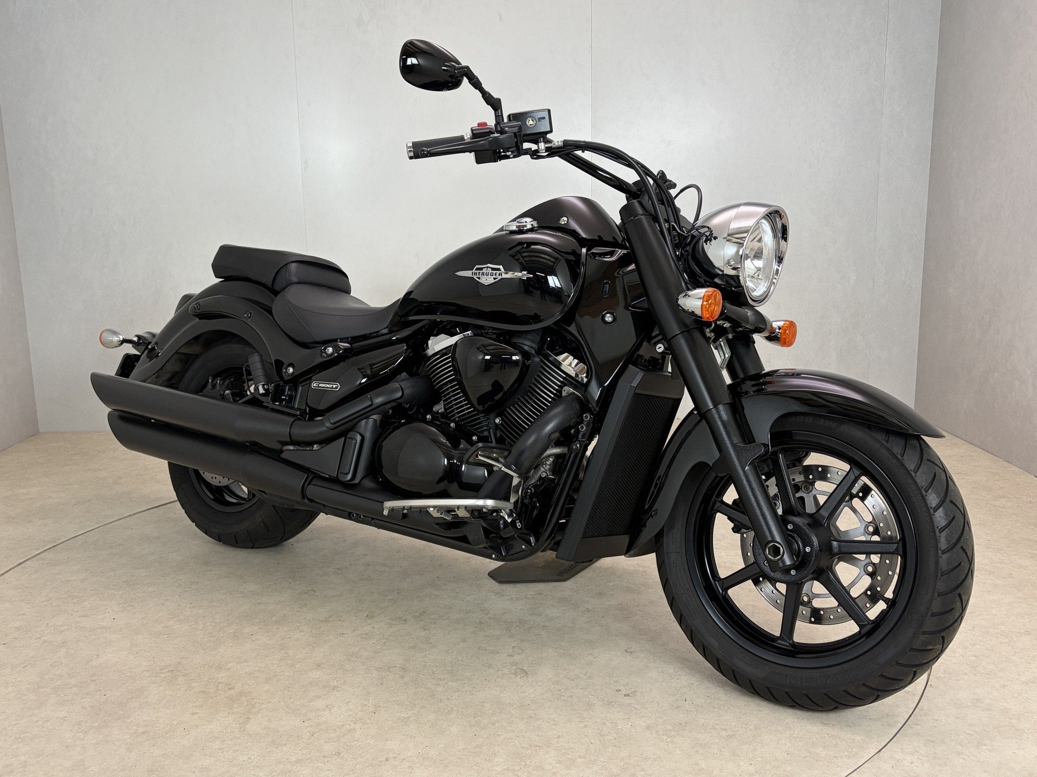 Suzuki INTRUDER C1500T (bj 2013), Lange Dreef 12
4131NH  Vianen, NL, Suzuki, Chopper, Bedrijf