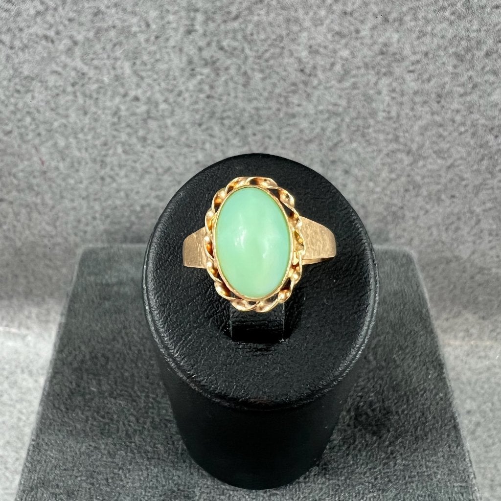 Gouden Ring | 14k | 2,93g | ovale mintgroene steen | 416085, Gebruikt, Ophalen of Verzenden, 17 tot 18, Dame