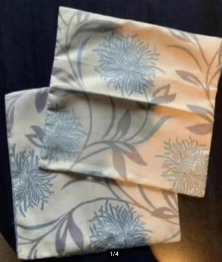 2 kussenhoesjes; 40 bij 40 cm; grijs en blauwe bloemen, Ophalen of Verzenden, Zo goed als nieuw, Grijs, Vierkant