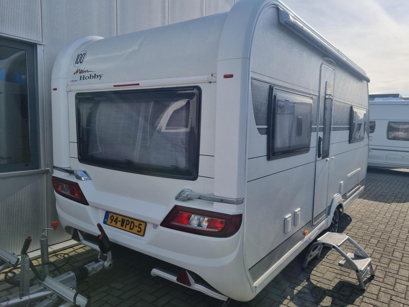 Hobby 460 UFE excellent MOVER + ZAKLUIFEL + FIETSENDRAGER, Serviceluik, Rondzit, Hobby, Bedrijf