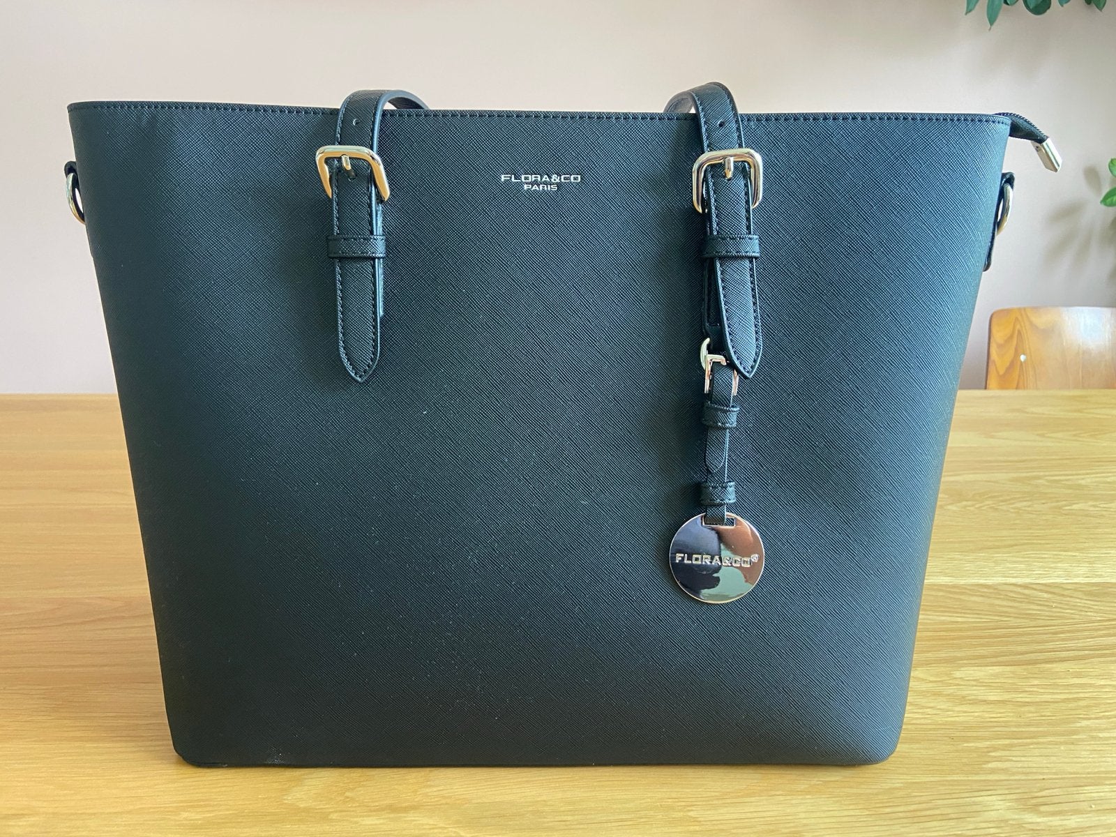 Flora&Co laptop schoudertas- Zo goed als nieuw, Ophalen, 30 tot 40 cm, Zwart, Zo goed als nieuw