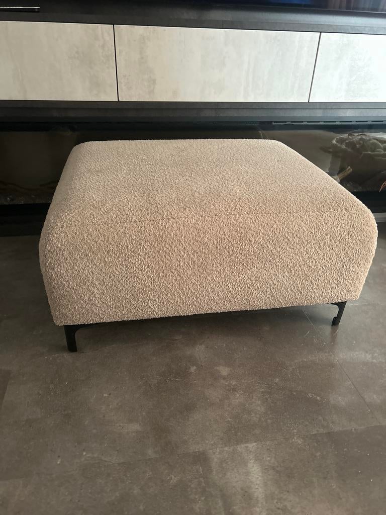 Beige poef/voetenbank - Zo goed als nieuw, Ophalen of Verzenden, Zo goed als nieuw, 75 tot 100 cm, Stof