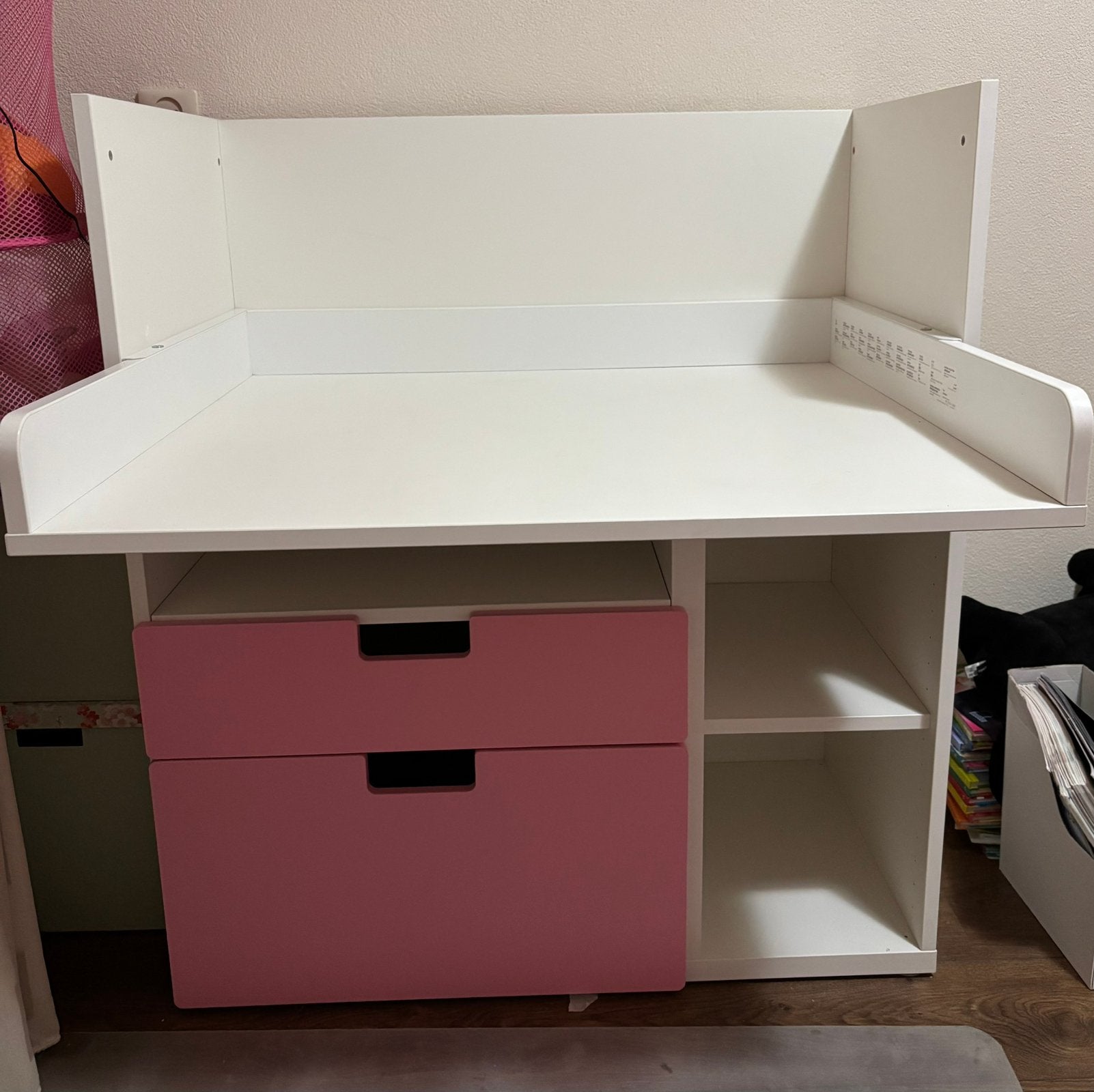 Smastad bureau/ commode, Ophalen, 50 tot 70 cm, 105 cm of meer, 100 cm of meer