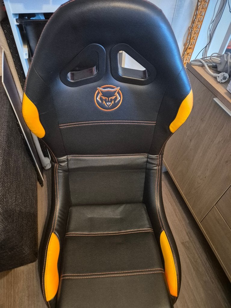 Thrustmaster T300 Ferrari Alcantara simrace set +  raceseat, Ophalen of Verzenden, Zo goed als nieuw, Trustmaster