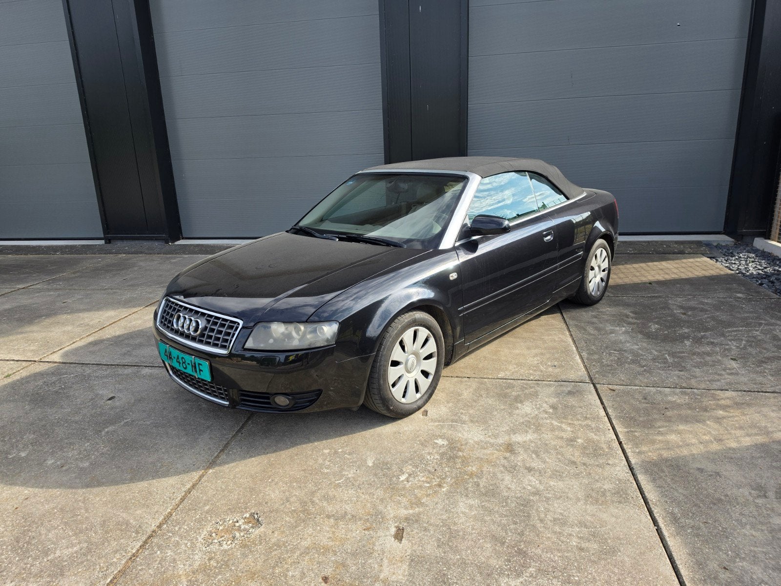 Audi A4 1.8 120KW Cabrio AUT 2005 Zwart storing automaat!, Auto's, 4 cilinders, Cabriolet, 4 stoelen, A4