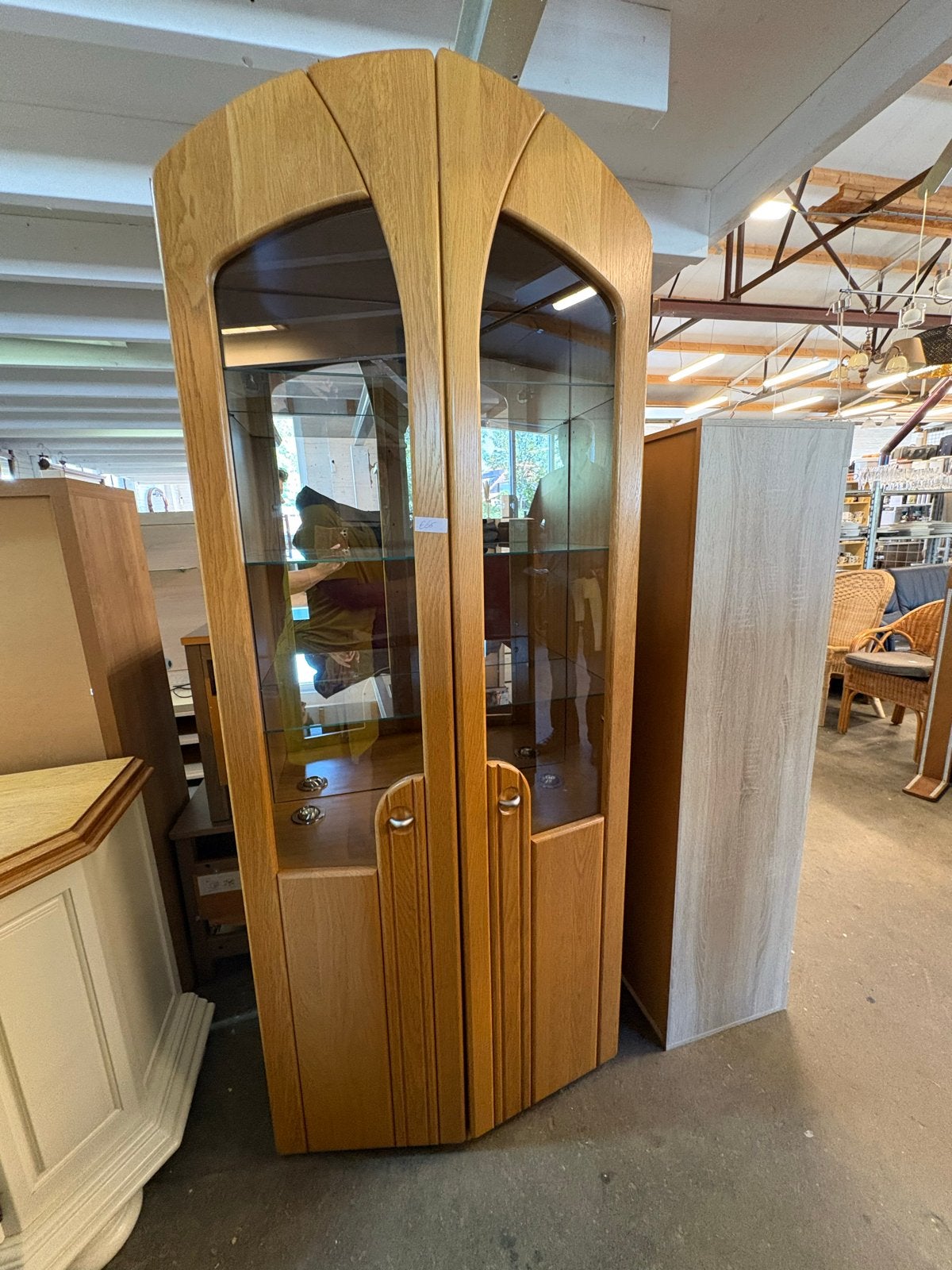 Eikenhouten Vitrinekast met Glazen Deuren en Planken, Ophalen, Minder dan 50 cm, Gebruikt, 200 cm of meer