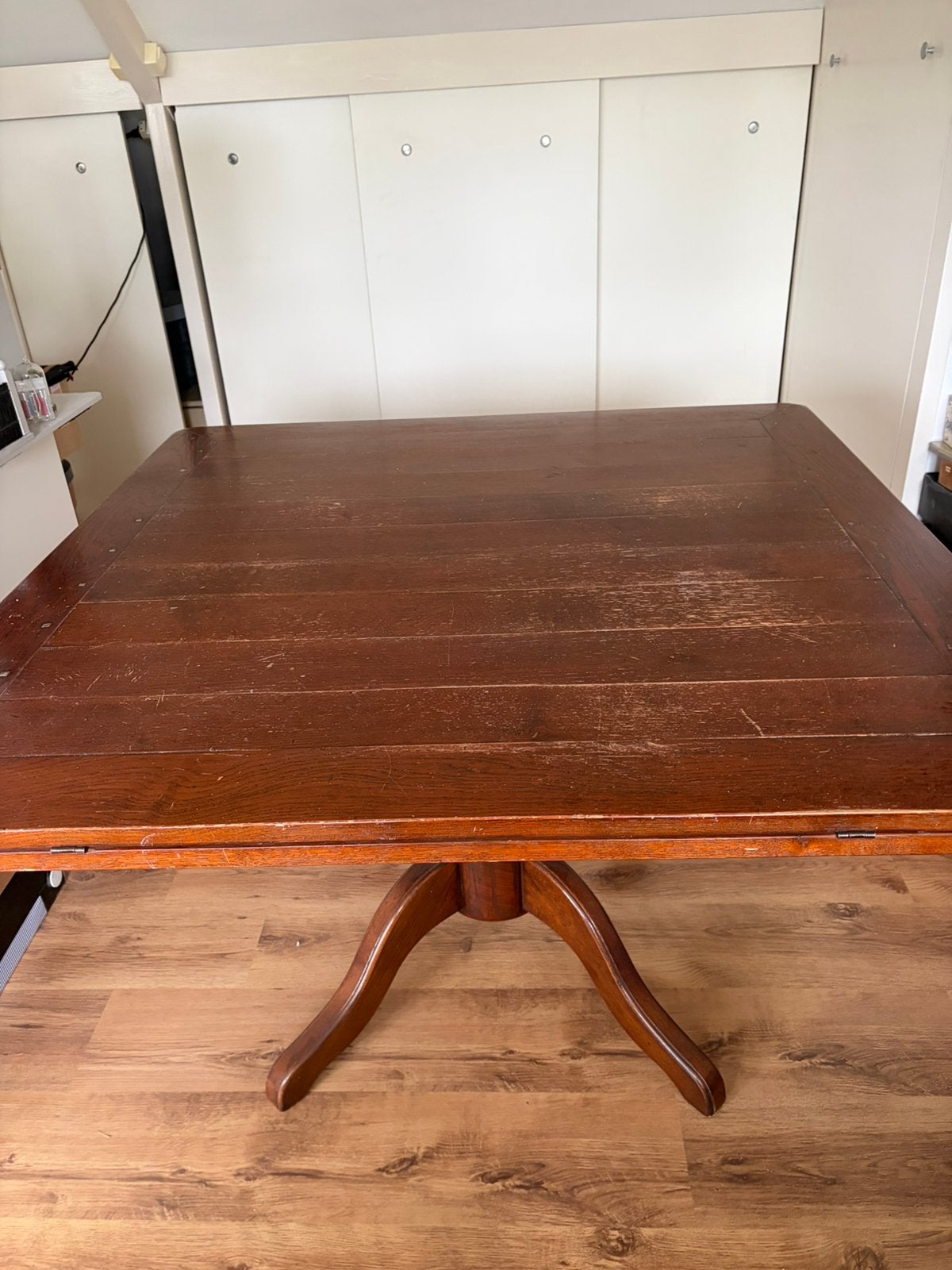 Vintage vierkante kersenhouten tafel op poot, Ophalen