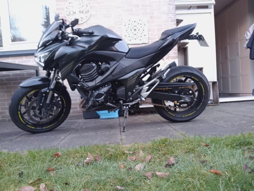 Kawasaki Z800, Fietsen en Brommers, Ophalen of Verzenden, Benzine