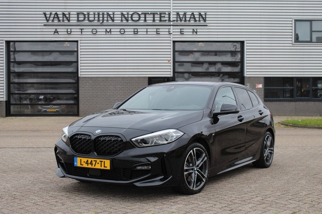 BMW 1-serie 118i Business Edition M Sport / Carplay / LED /, Auto's, BMW, Bedrijf, Te koop, 1-Serie, ABS, Airbags, Airconditioning