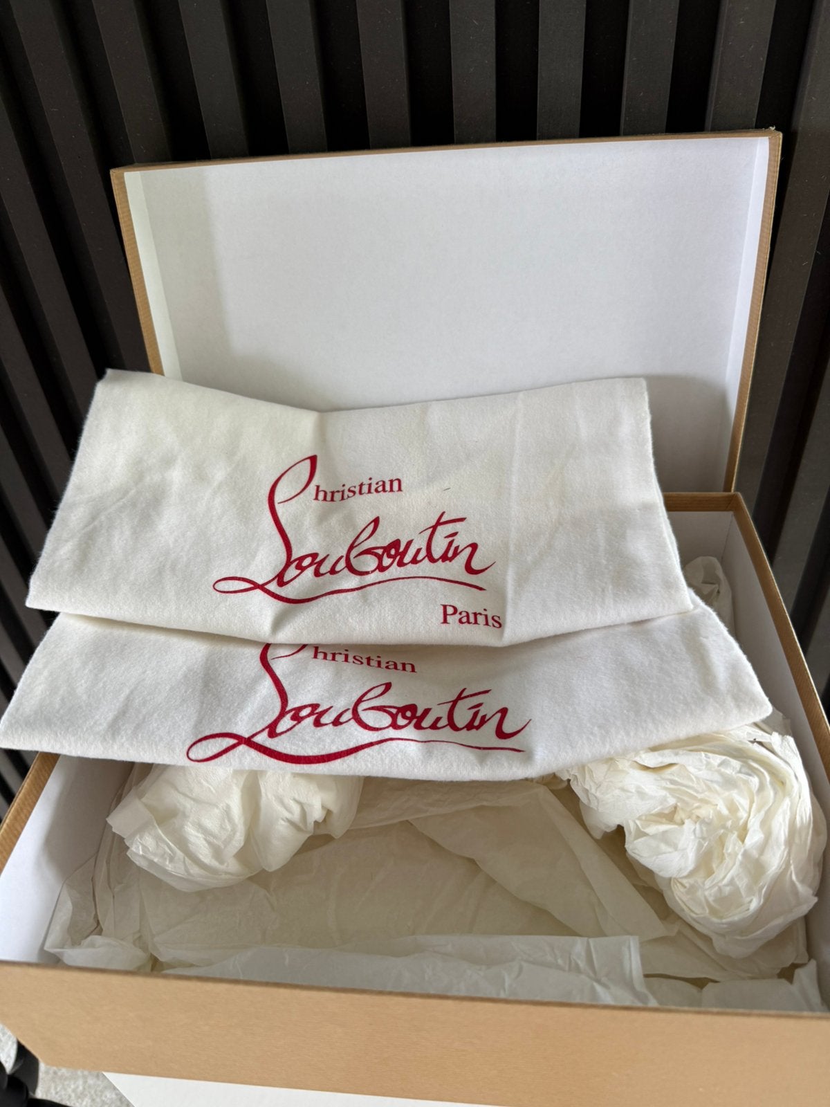 CHRISTIAN LOUBOUTIN Spare Box/Karton for Sneakers 2 Dustbags, Ophalen of Verzenden, Zo goed als nieuw