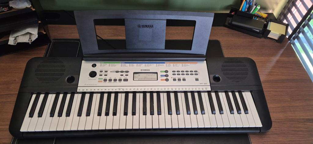 Yamaha YPT-255 keyboard met pedaal te koop, Muziek en Instrumenten, Keyboards, Ophalen, Zo goed als nieuw, 61 toetsen, Yamaha
