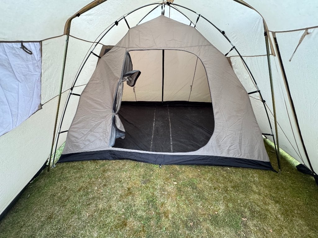 Base Camp 5 Salou De Luxe, Ophalen, Zo goed als nieuw, Tot en met 4