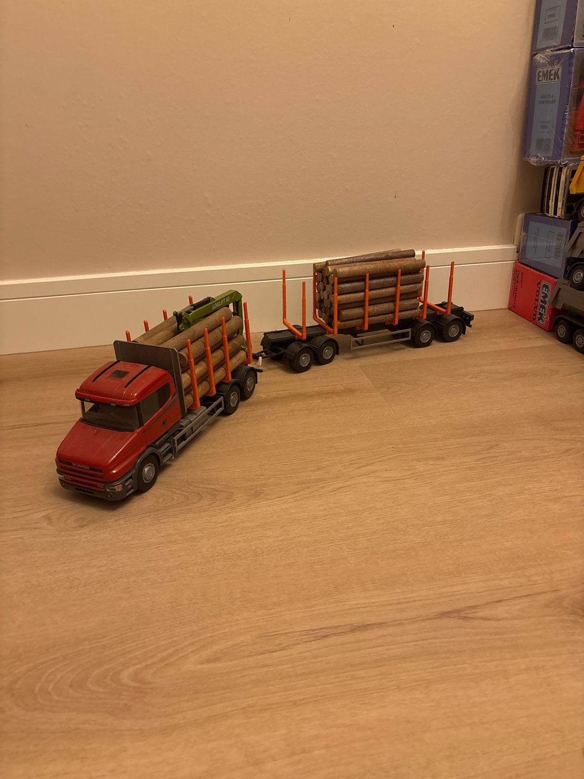 Emek Scania T144G 530 v8 6x4 met 4-assige aanhanger, Ophalen of Verzenden, Zo goed als nieuw