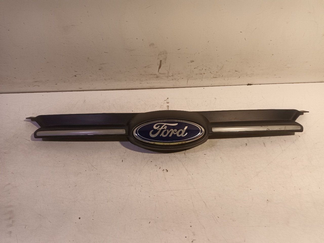 Grille Ford Focus, Auto-onderdelen, Onderdelen@venauto.nl, Van der Ven Autorecycling B.V., Gebruikt, Ettenseweg 76, 4706 PB Roosendaal, The Netherlands