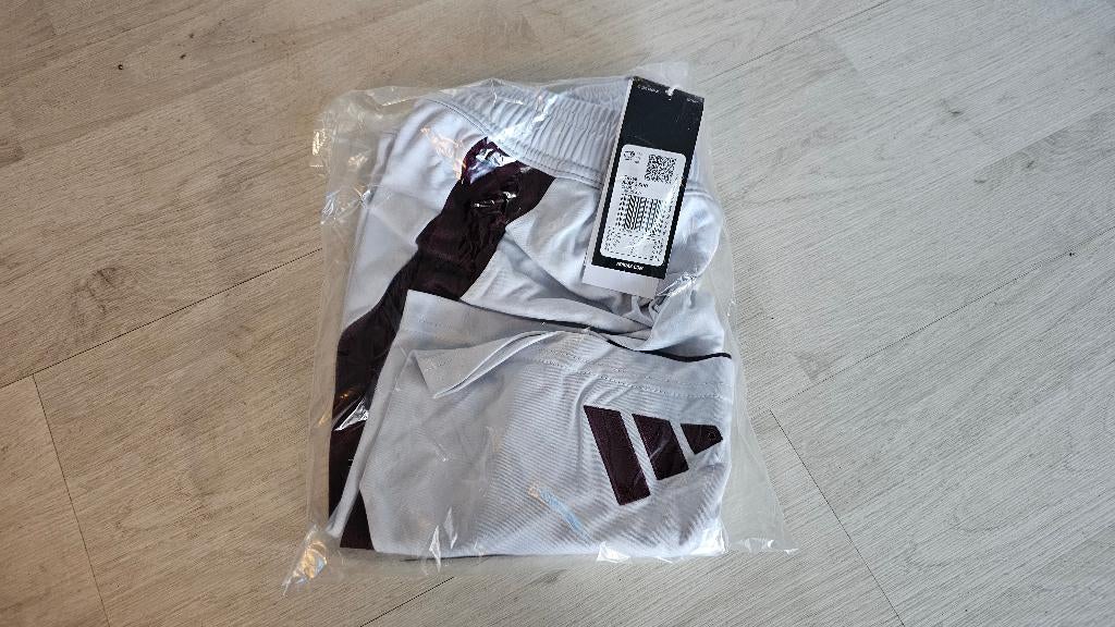 Ajax UIT 3e Short! Seizoen 24/25! Mt XL! NIEUW!, Ophalen of Verzenden, Voetbal, Rood, Maat 56/58 (XL)