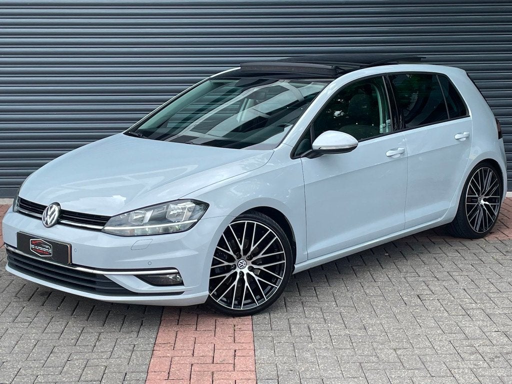 Volkswagen GOLF 1.4 TSI Highline Business R Automaat | Pano, Auto's, Stof, Gebruikt, Euro 6, 4 cilinders