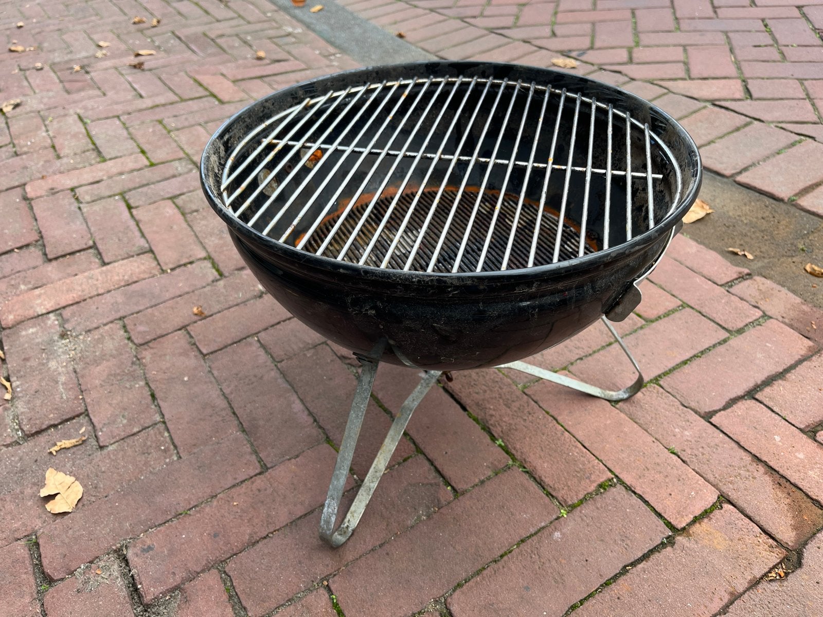 Foto 3 van Weber Smokey Joe BBQ - Compacte Houtskoolbarbecue