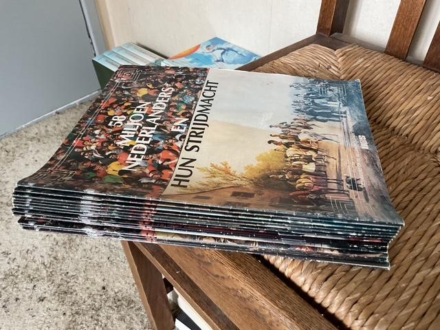 15 x 58 miljoen Nederlanders en hun ........ Tijdschriften, Boeken, Ophalen of Verzenden, Zo goed als nieuw, Een aantal
