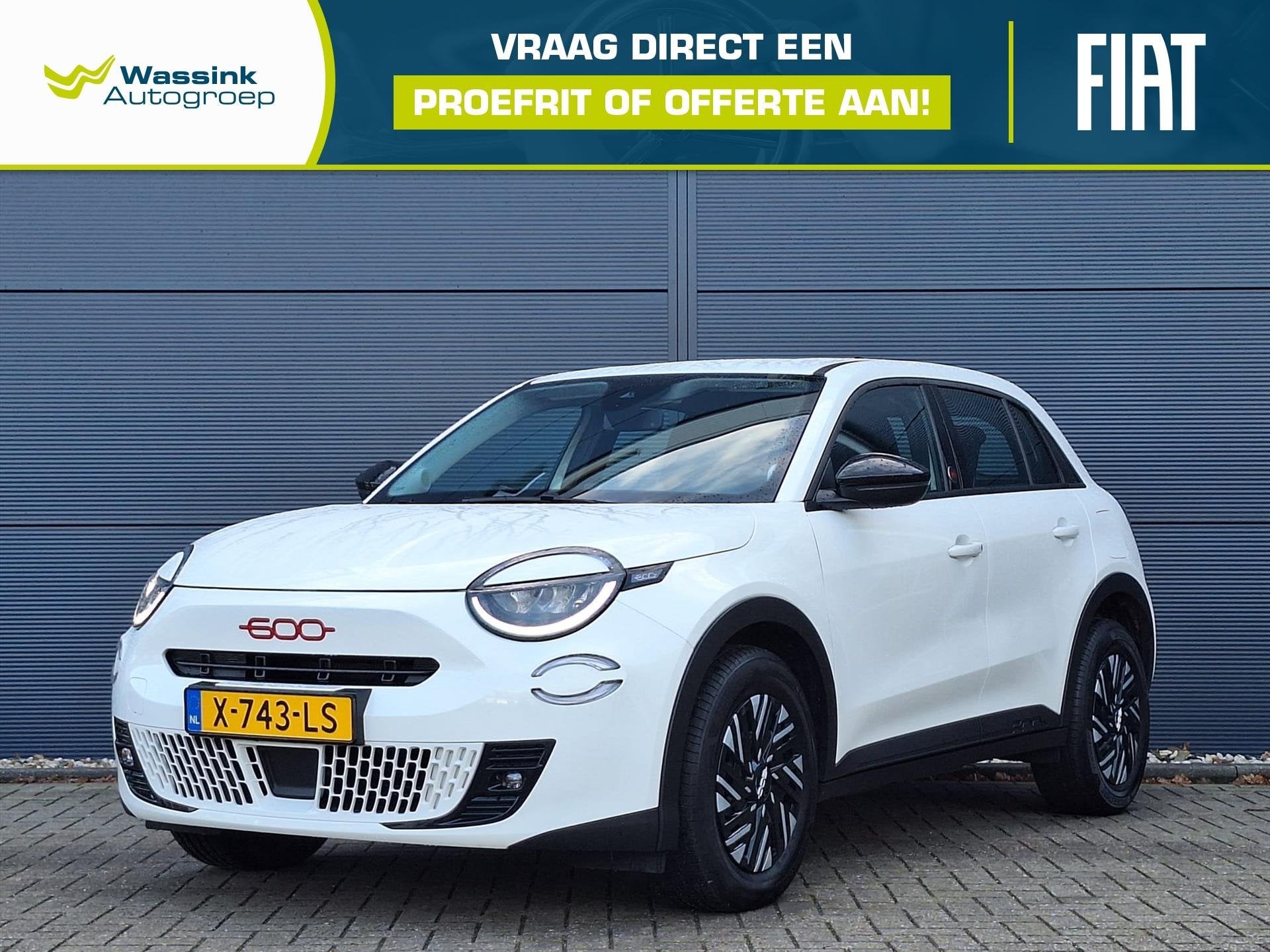 Fiat 600 e 54kWh 156pk Red | Automaat | SOH 96,1% |Climate C, Auto's, Fiat, Gebruikt, Zwart, Automatische klimaatregeling, Wit