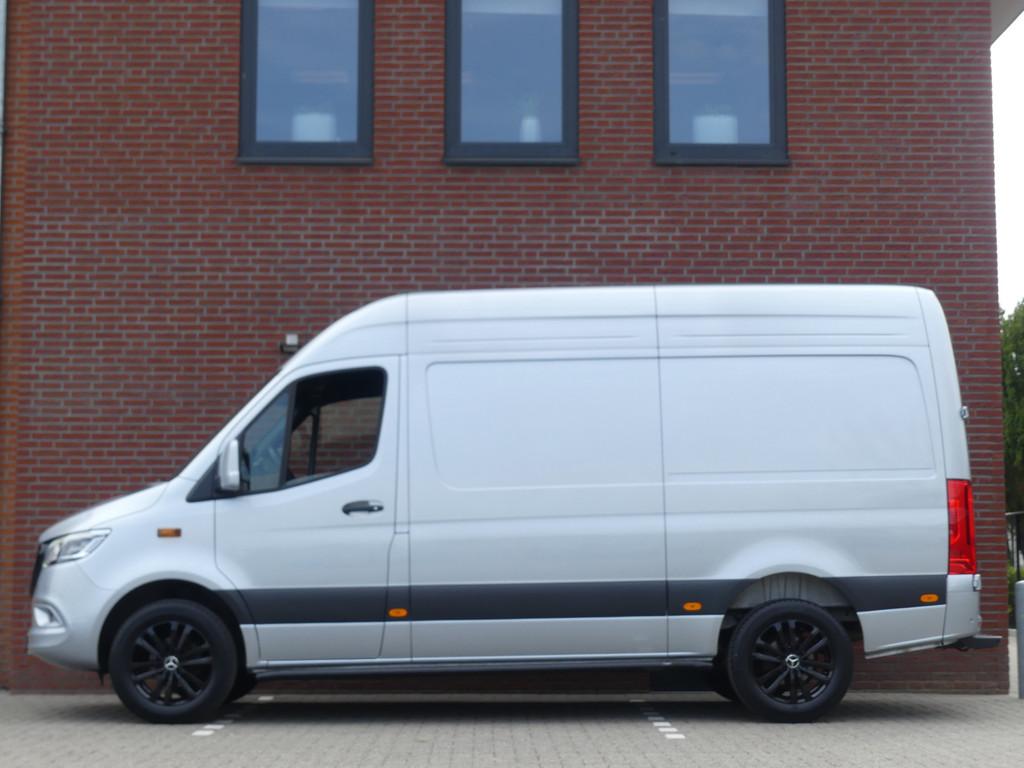 Mercedes-Benz Sprinter 317 CDI LED/Camera/PDC/Navigatie/Side, Auto's, Bestelauto's, Automaat, Achterwielaandrijving, Gebruikt