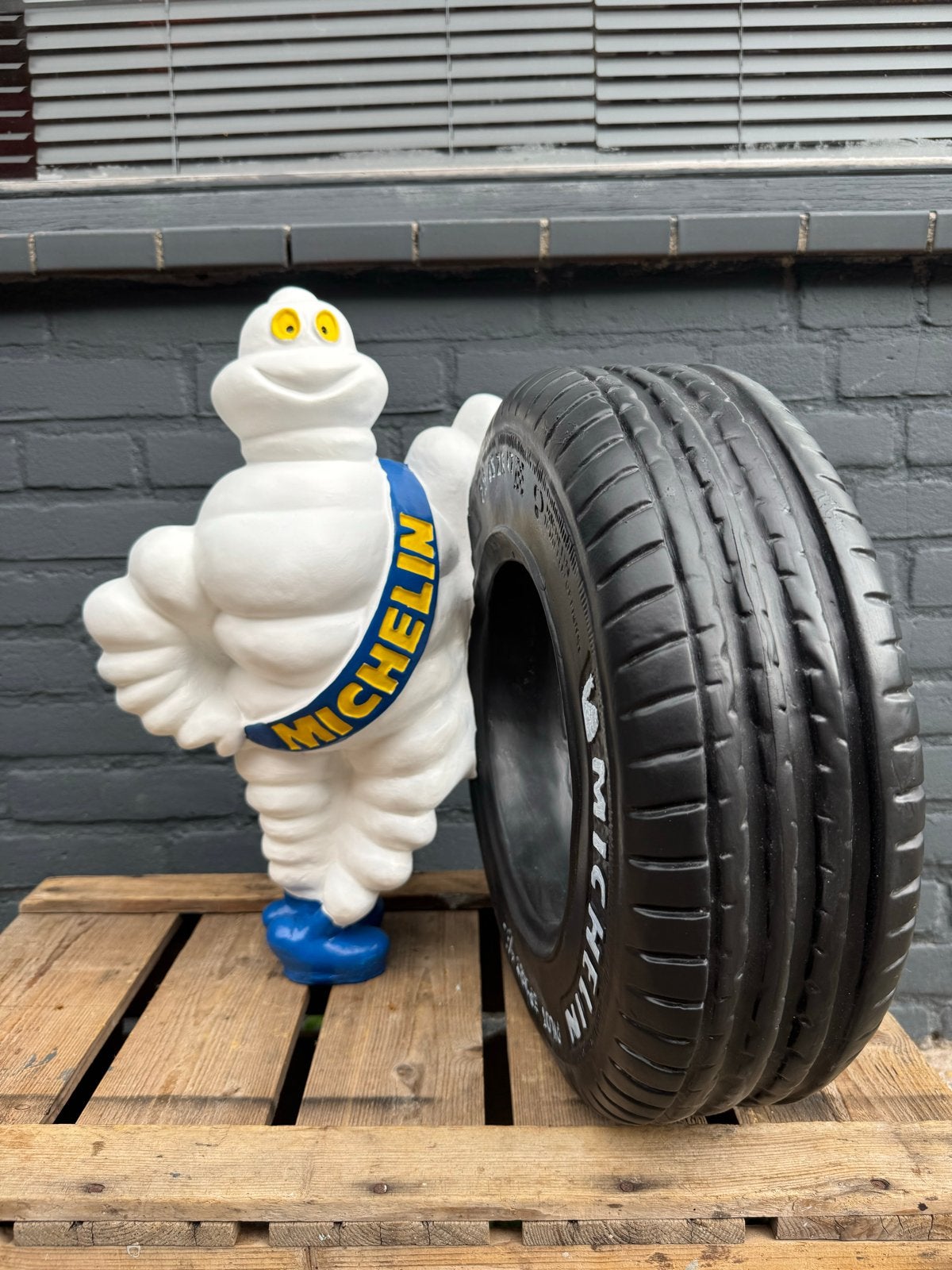 Michelin Bibendum met band - Decoratie, Ophalen, Reclamebord, Gebruikt, .