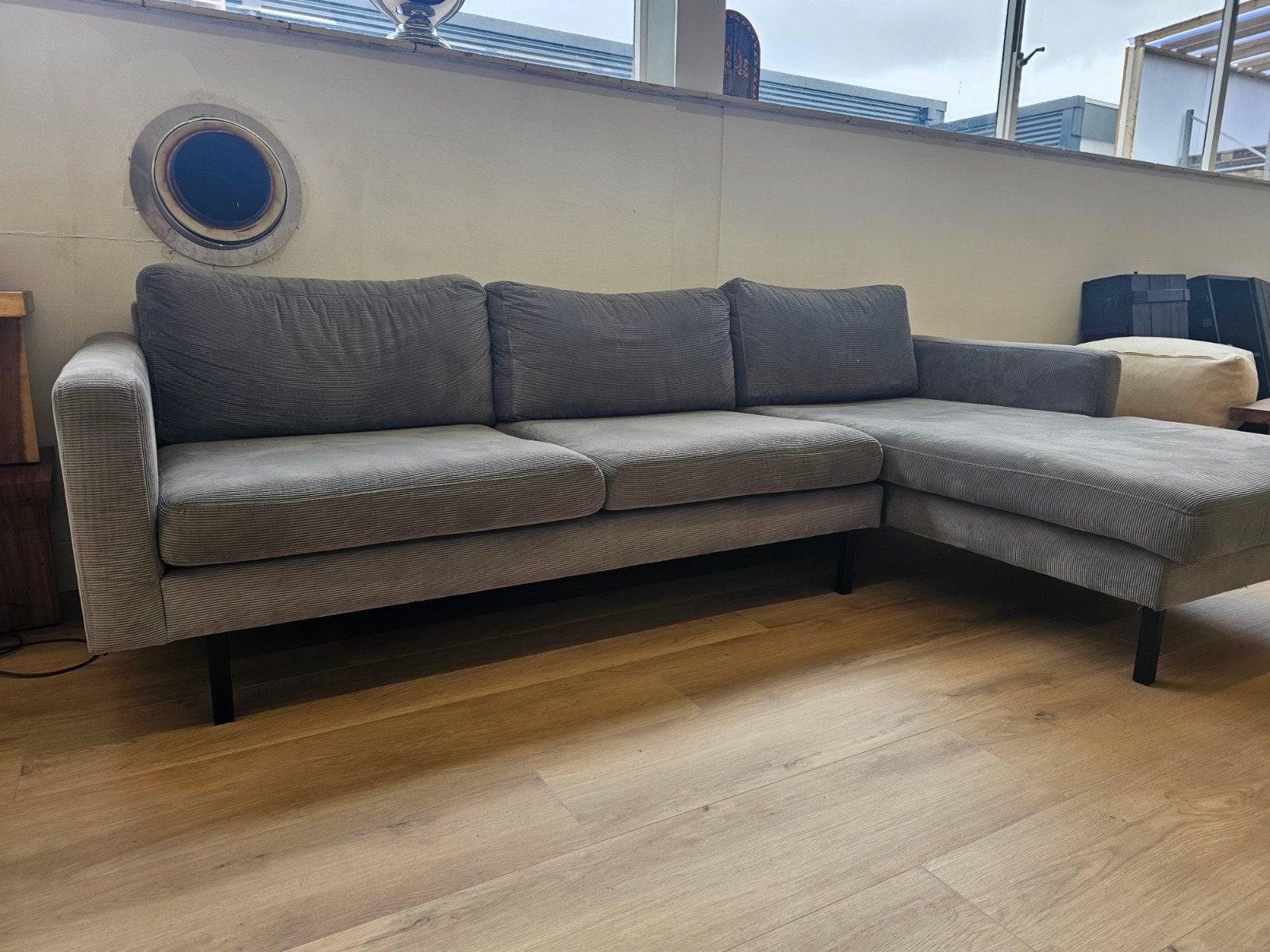 Hoekbank Dutchtribe ribstof, 125 cm of meer, 125 cm of meer, Zo goed als nieuw, Info@homefriesland.nl