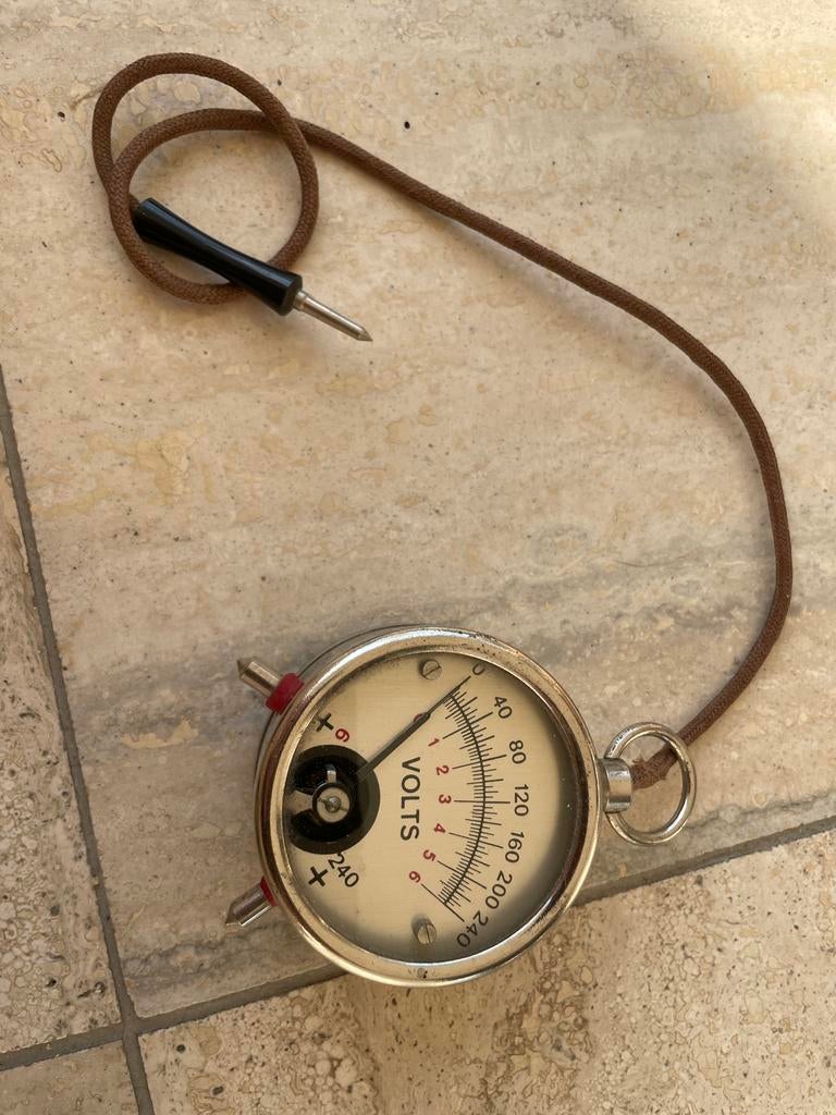 Vintage Voltmeter - Antieke Spanningsmeter, Ophalen of Verzenden, Gebruikt, Elektriciteit