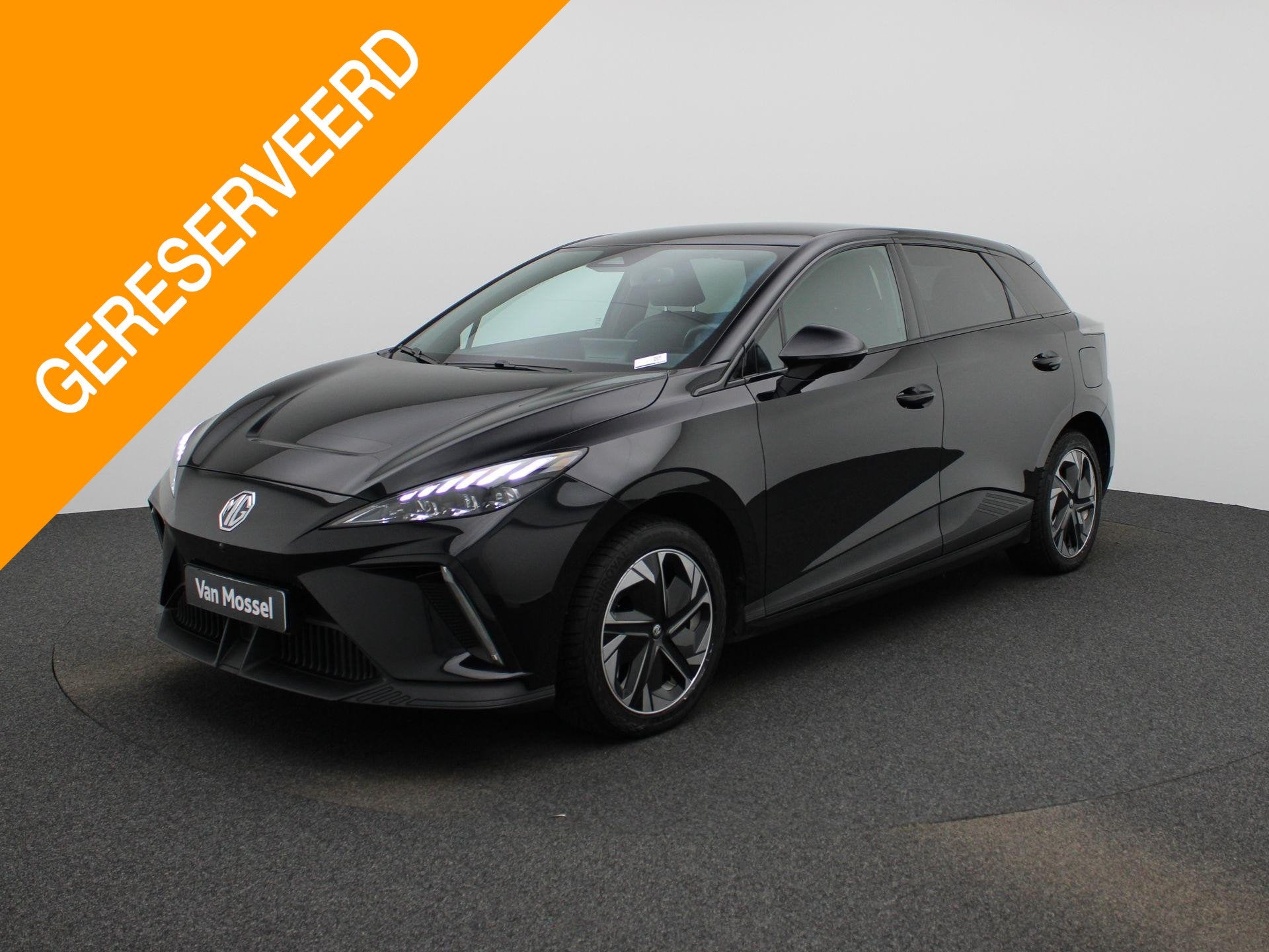 MG MG4 Electric Long Range 64kWh Luxury | Navi | Led Koplamp, Auto's, 12 maanden, Achterwielaandrijving, Gebruikt, Leder en Stof