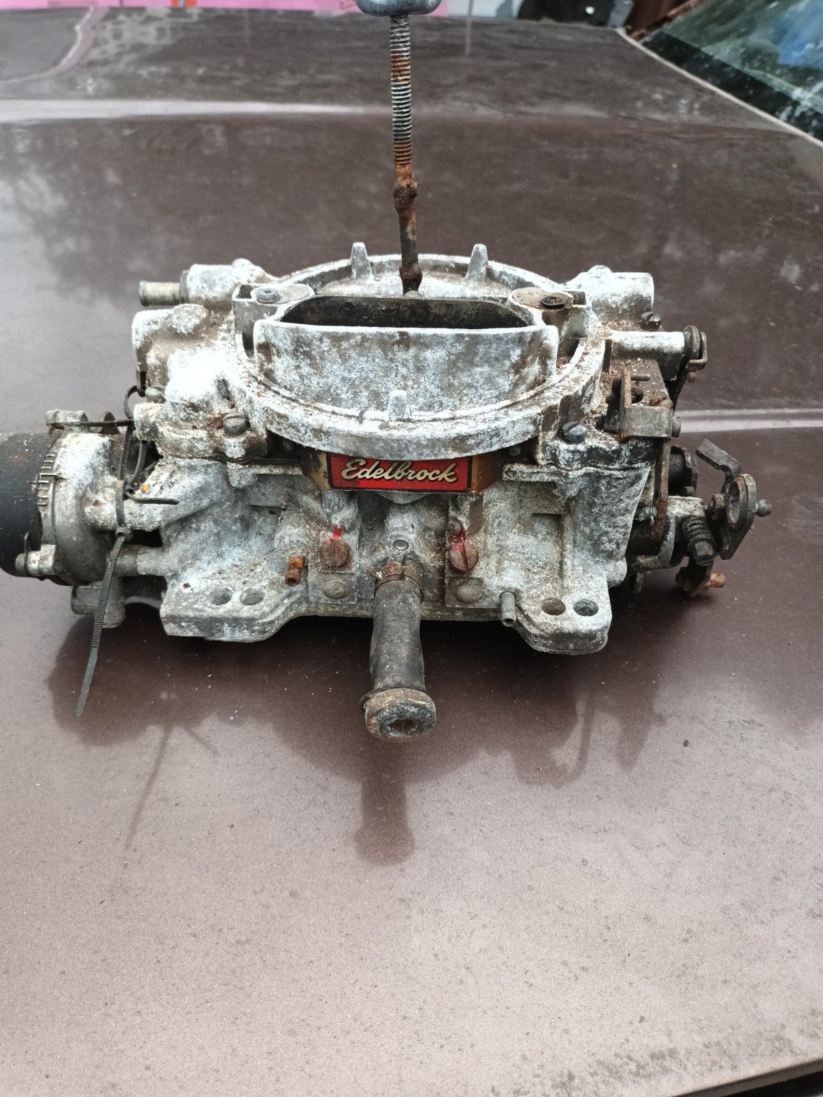 edelbrock carburateur, Ophalen of Verzenden