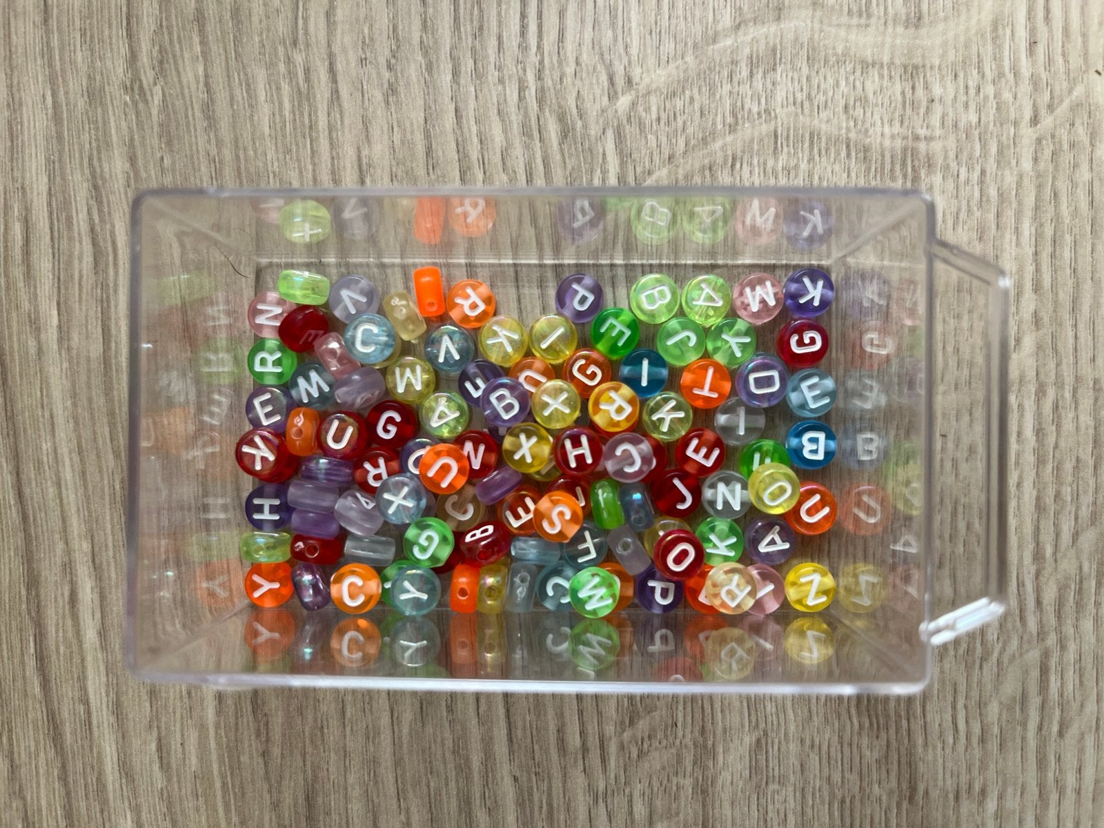 Kralen met letters - Diverse kleuren en materialen, Ophalen of Verzenden, Gebruikt, Kraal